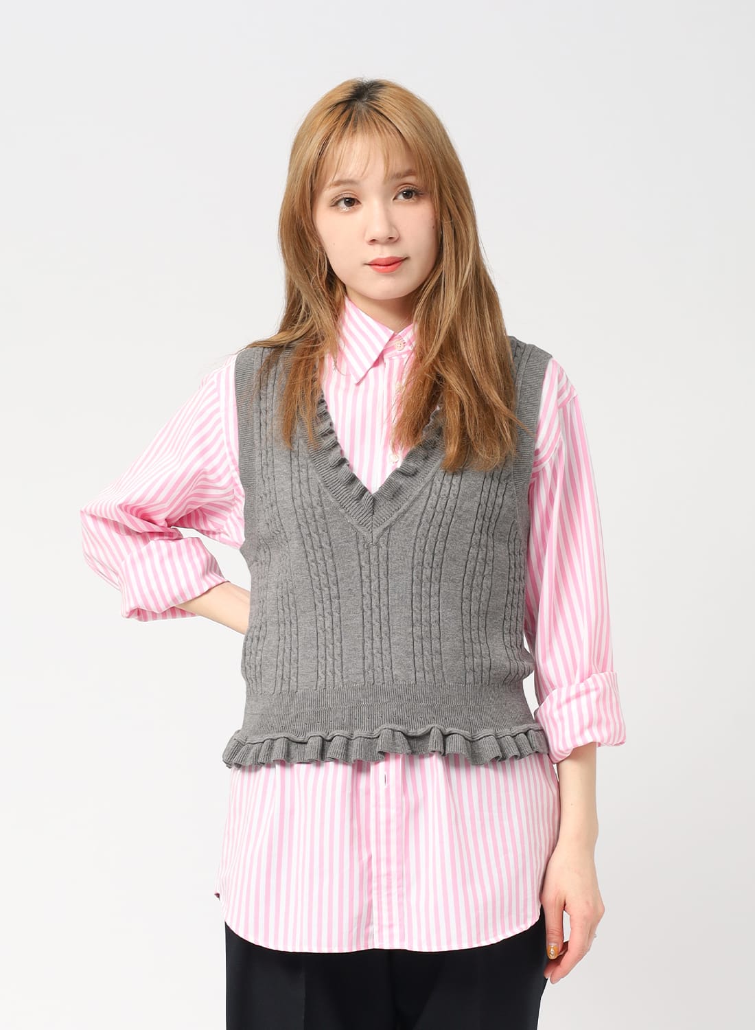 RHODOLIRION(ロドリリオン)/CABLE STITCH SLEEVELESS SWEATER