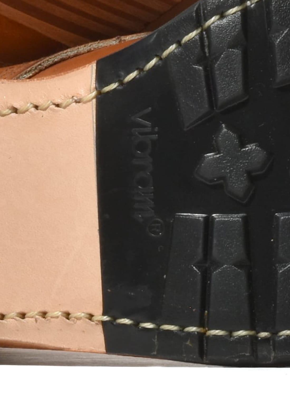 CLARA |クララ クララ | MOONLOID