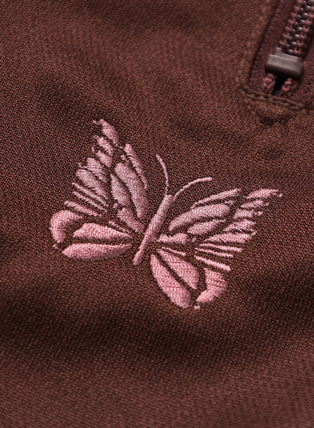 Needles オリーブグリーンライン刺繍ピンク トラックパンツ ヒザデルS Needles オリーブグリーンライン刺繍ピンク トラックパンツ